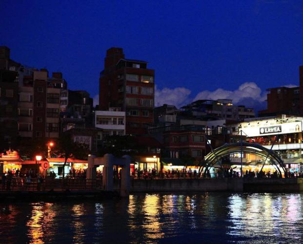 淡水老街夜景